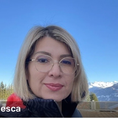Valesca M.