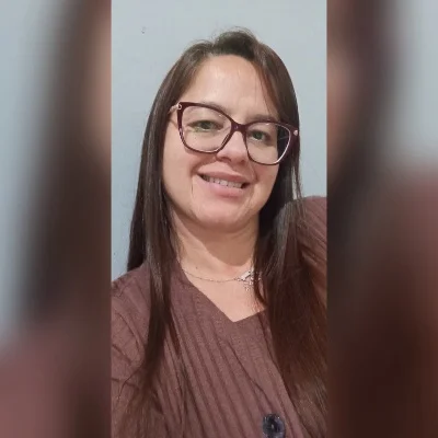 Luciane L.