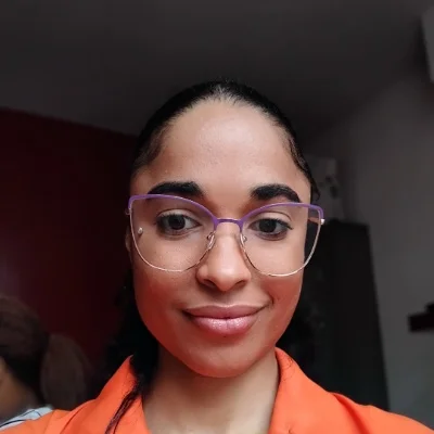 Leandra C.
