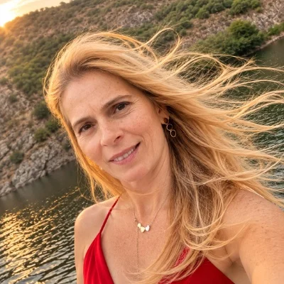Suzana C.