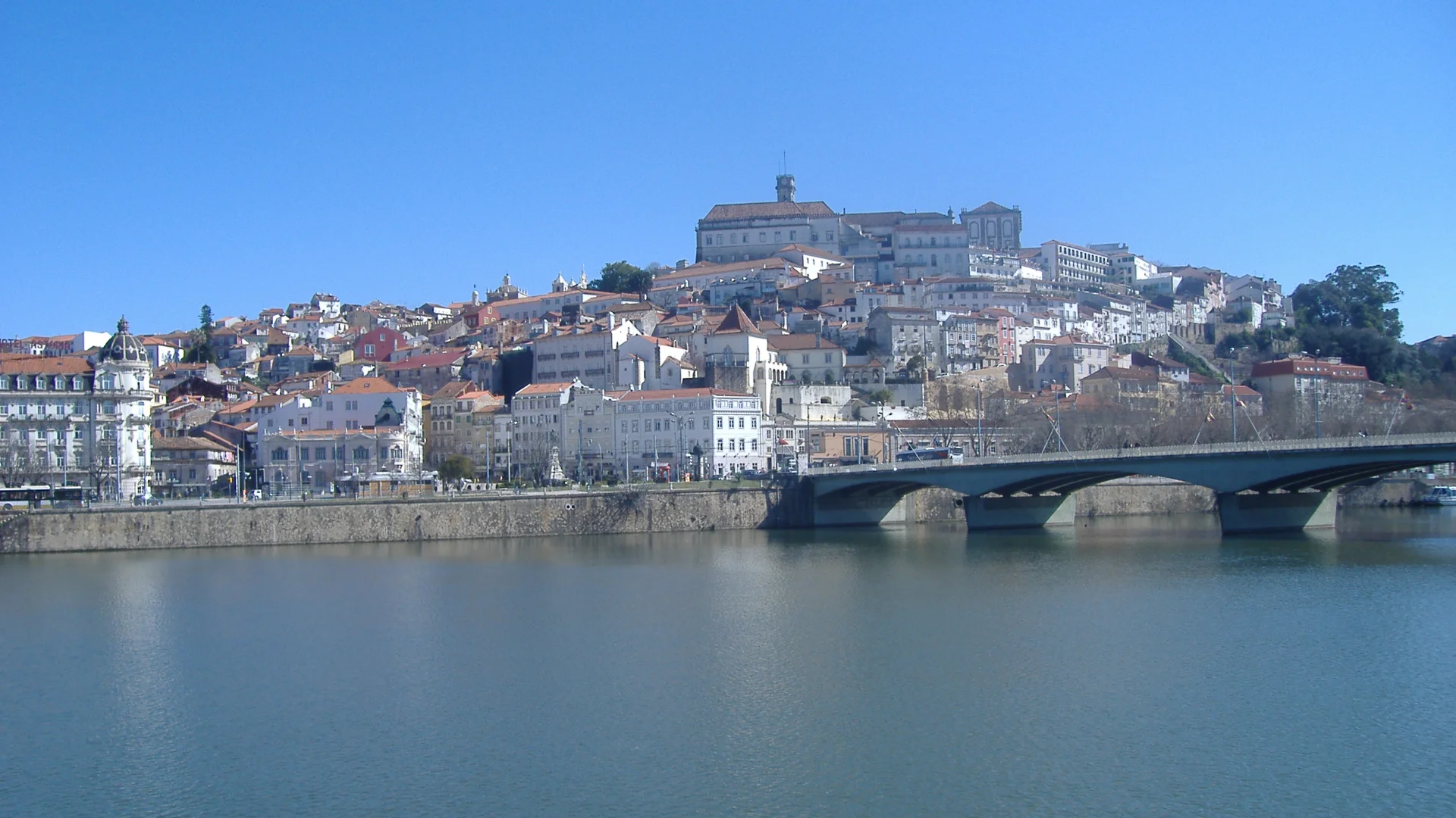 Coimbra vista do rio